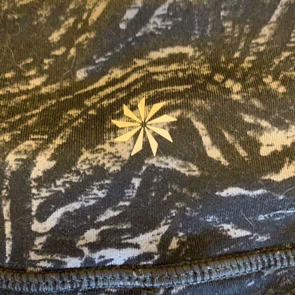 𝅺euc Athleta zebra stripe leggings sz extra small - Picture 8 of 8
